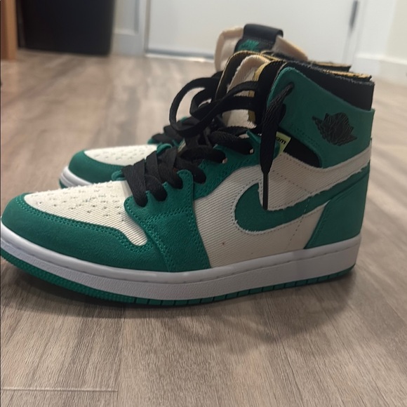 Nike Air Jordan 1 High Green and White Sneakers - Picture 4 of 5